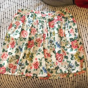 Floral pleated skirt